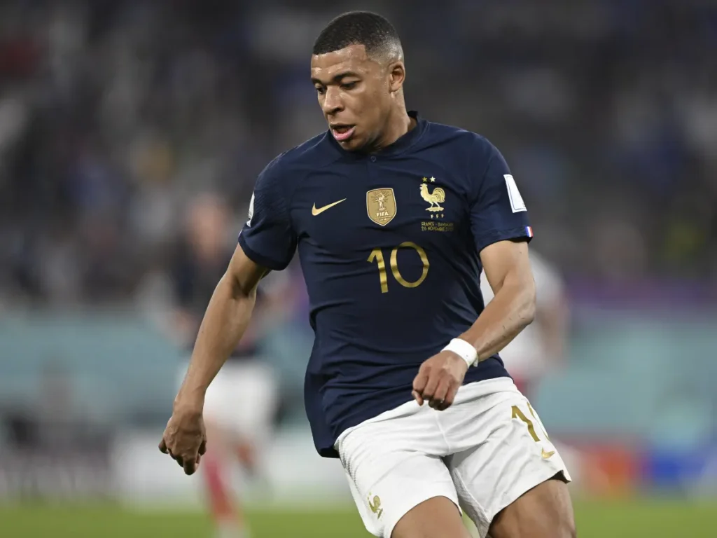 kylian mbappé freundin Tagesablauf