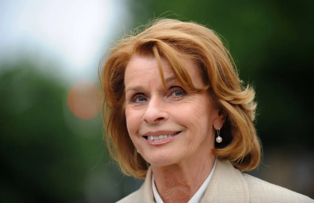 Senta Berger Vermögen Info