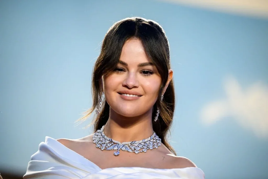 Selena Gomez über ihren Milliardärsstatus Die Motivation hinter Rare Beauty