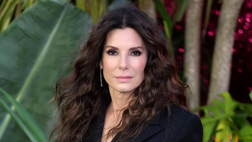 sandra-bullock--seltene-fotos-mit-sohn-louis-sorgen-fuer-aufsehen