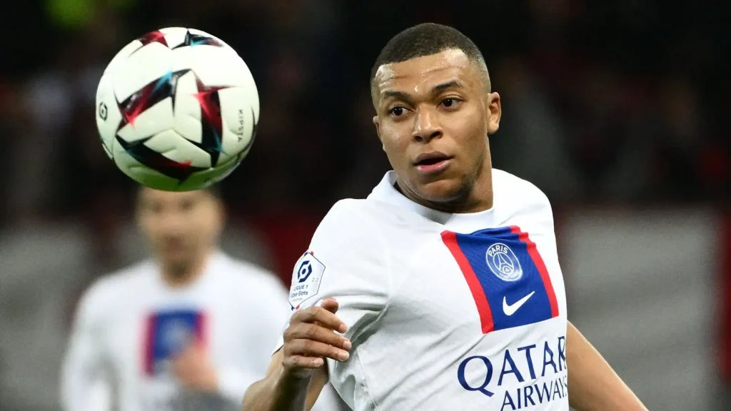 Kylian Mbappé Alter Info