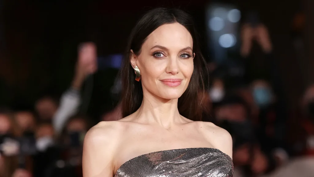 Wie Groß Ist Angelina Jolie