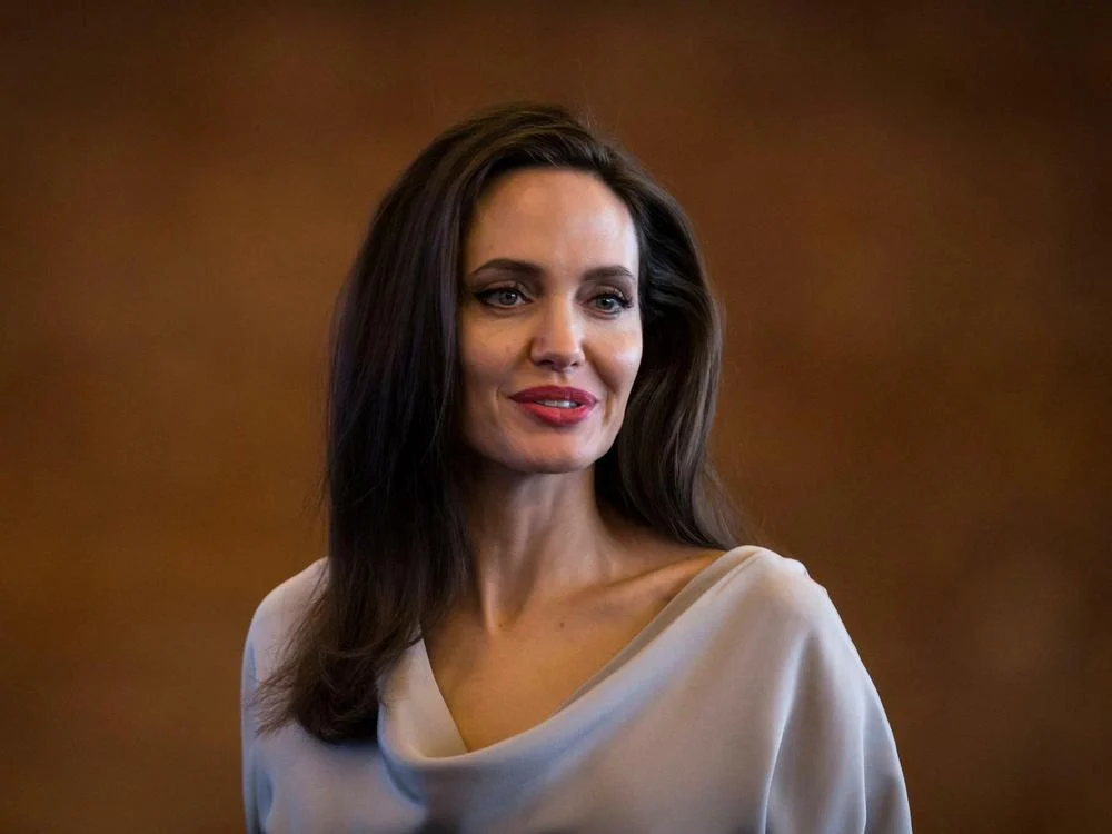 wie groß ist angelina jolie Ernährung