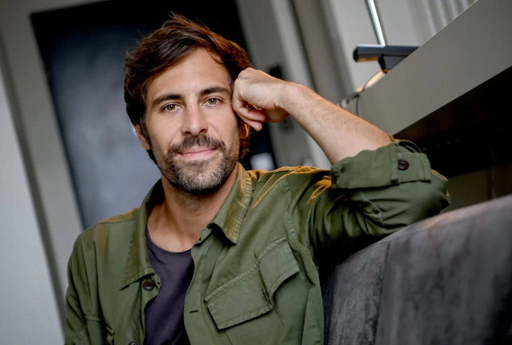 wie groß ist max giesinger Alltag und Routine