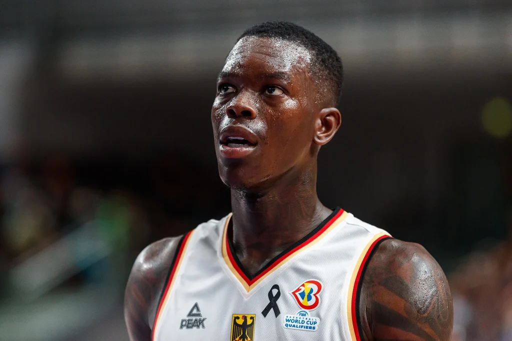 Wie Viele Geschwister Hat Dennis Schröder Info