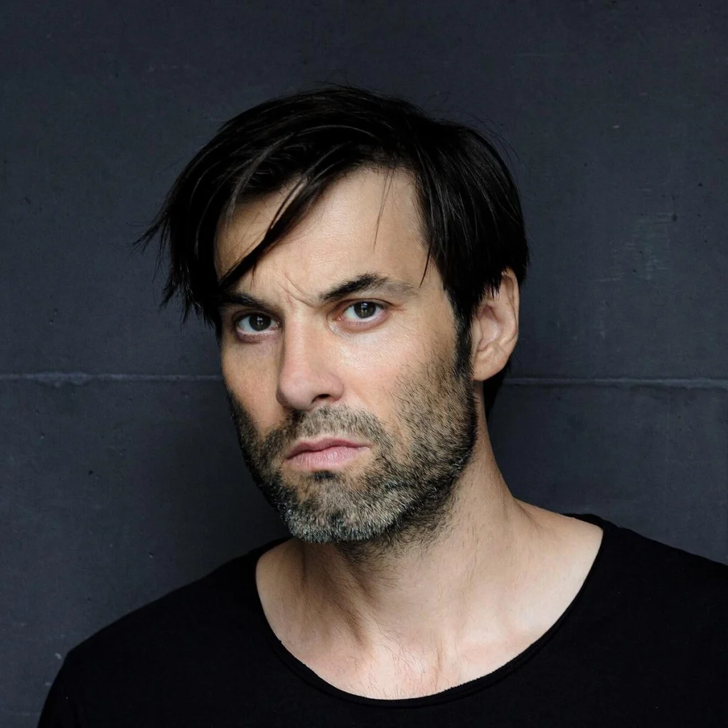 Maximilian Simonischek Frühes Leben und Familie